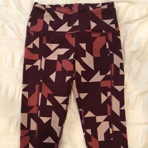 Oiselle KC Knicker Capri (Maroon/Pink)